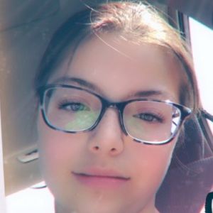 Meet your Posher, Larisa